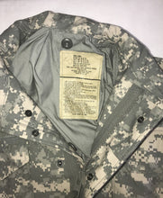 Load image into Gallery viewer, Men&#39;s Military USA Marines Army Jacket Size Small Short Digital Camouflage